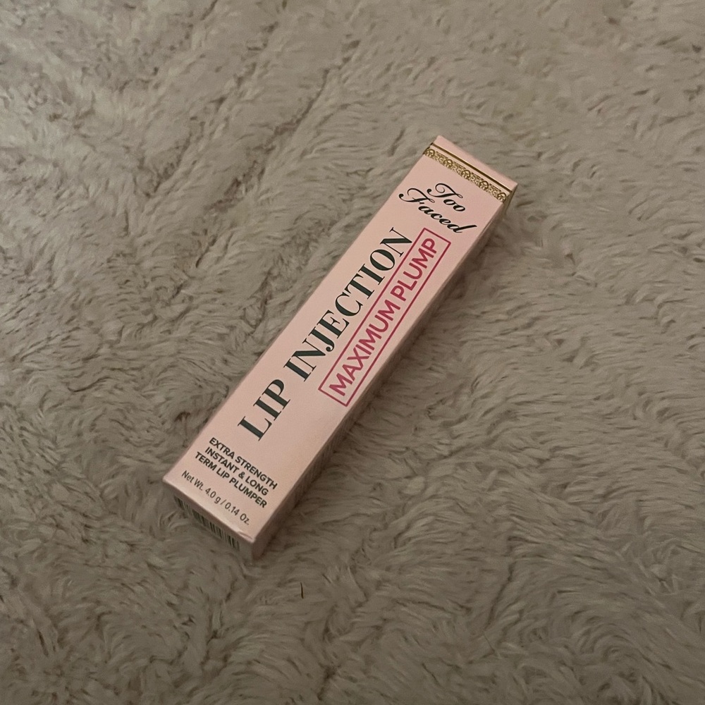 Too Faced Lip Injection Maximum Plump